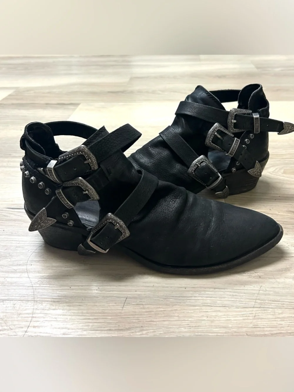 Dolce Vita Ankle Booties Women 9.5 Spur Cutout Studded Nubuck Black Leather Moto